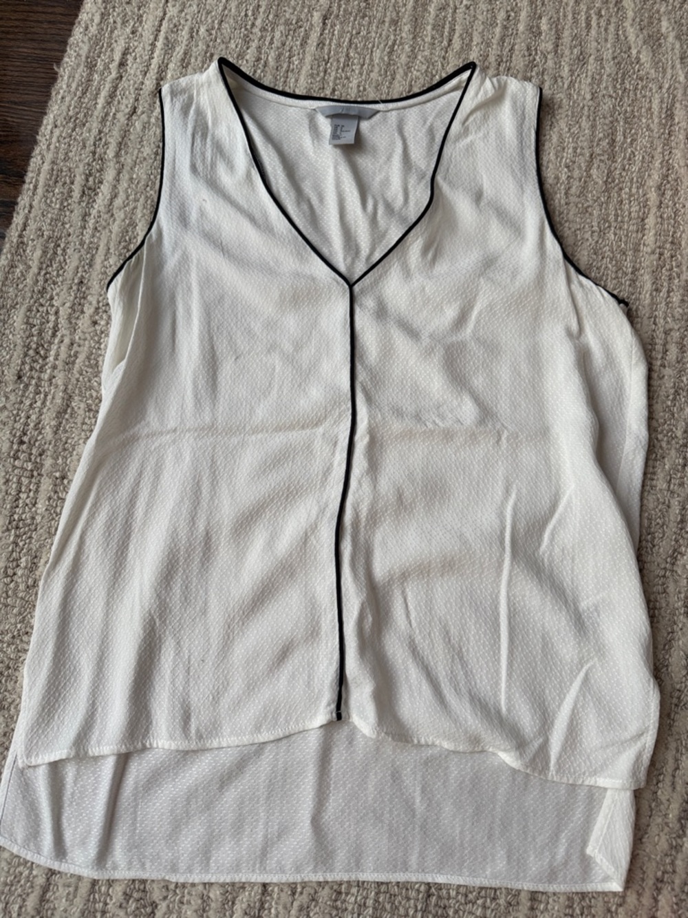 H&M Ivory Sleeveless Top with Black Piping